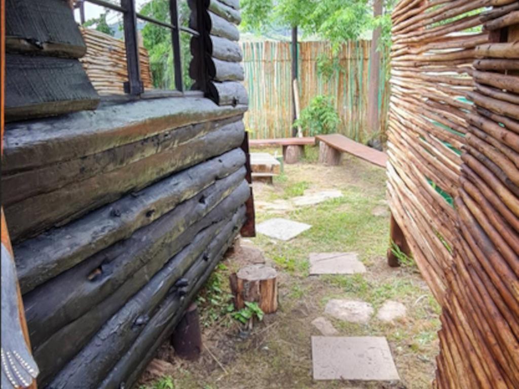 Tsitsikamma Wolf Sanctuary Eco Cabins & Teepees Stormsrivier Kültér fotó